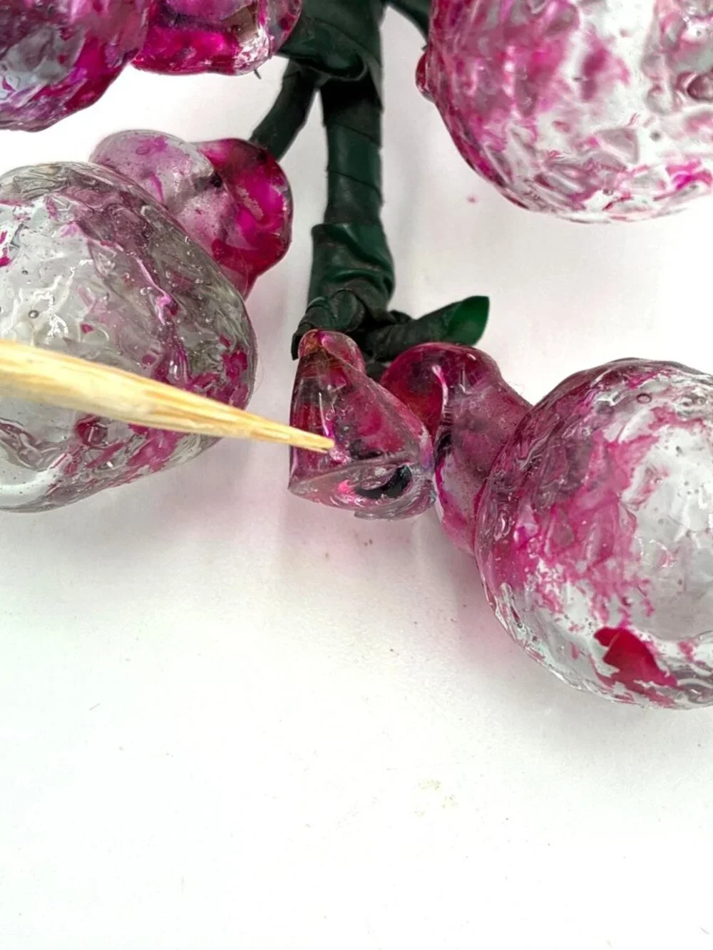 Vintage Handblown Glass Grape Cluster With Green Leaves Pink & Clear Decorative